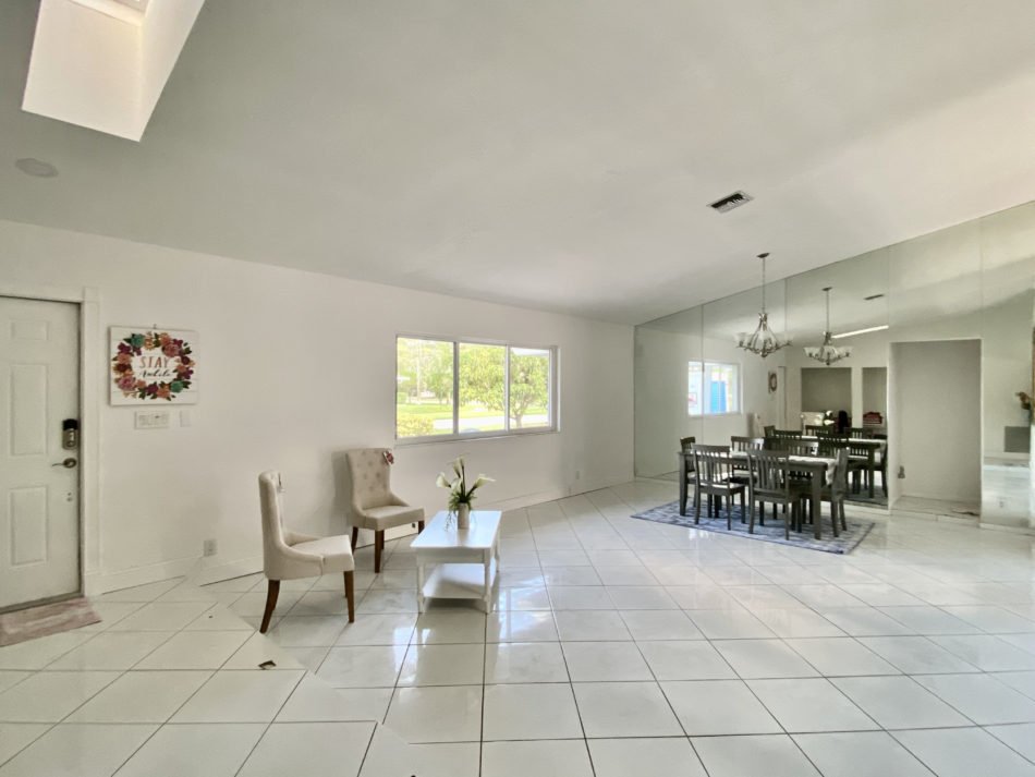 No HOA in Sugar Pond Manor in Wellington Florida 33414 home for sale
